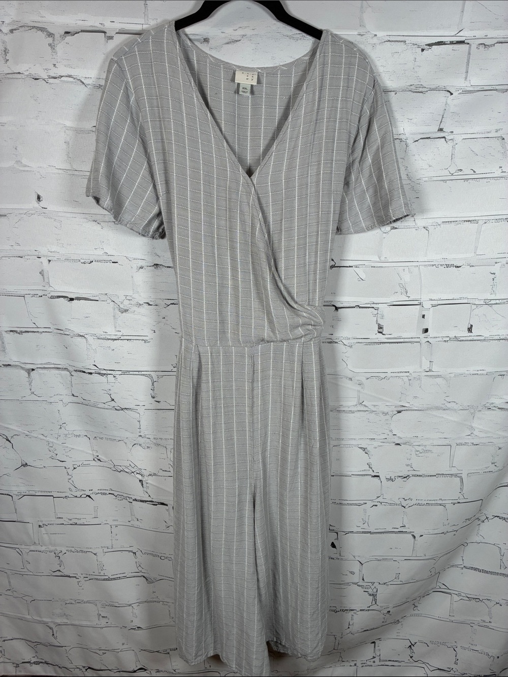 a new day romper - Light Gray and white seersucker-like XXL